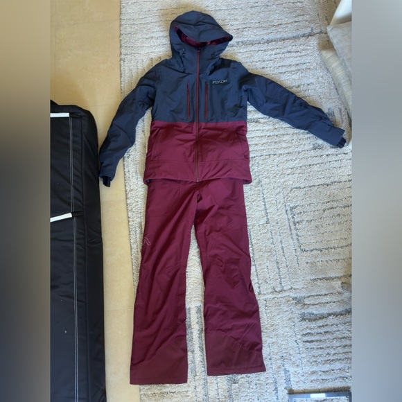 flylow Jackets & Blazers - Fly Low Ski Jacket S Woman